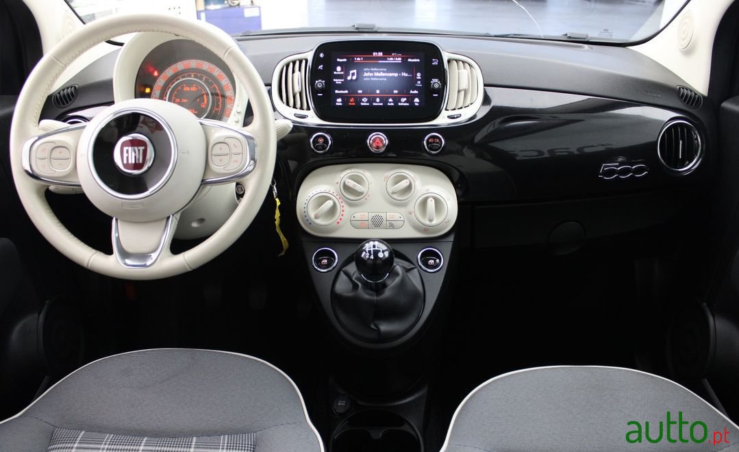 2018' Fiat 500C photo #3