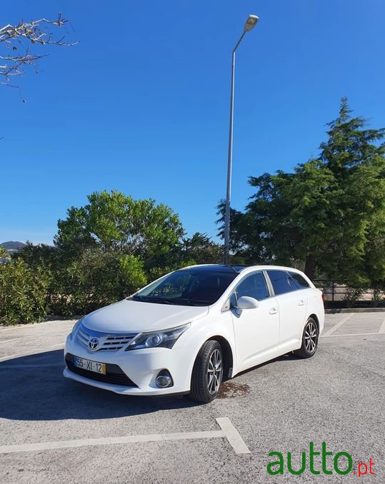 2013' Toyota Avensis Sw photo #1