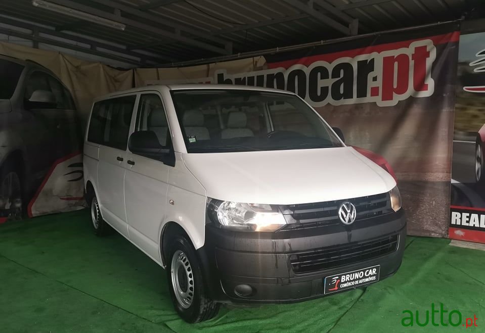 2013' Volkswagen Transporter photo #1