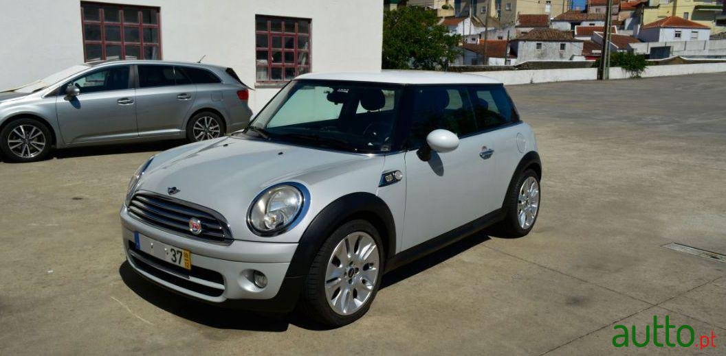 2009' MINI Cooper photo #1