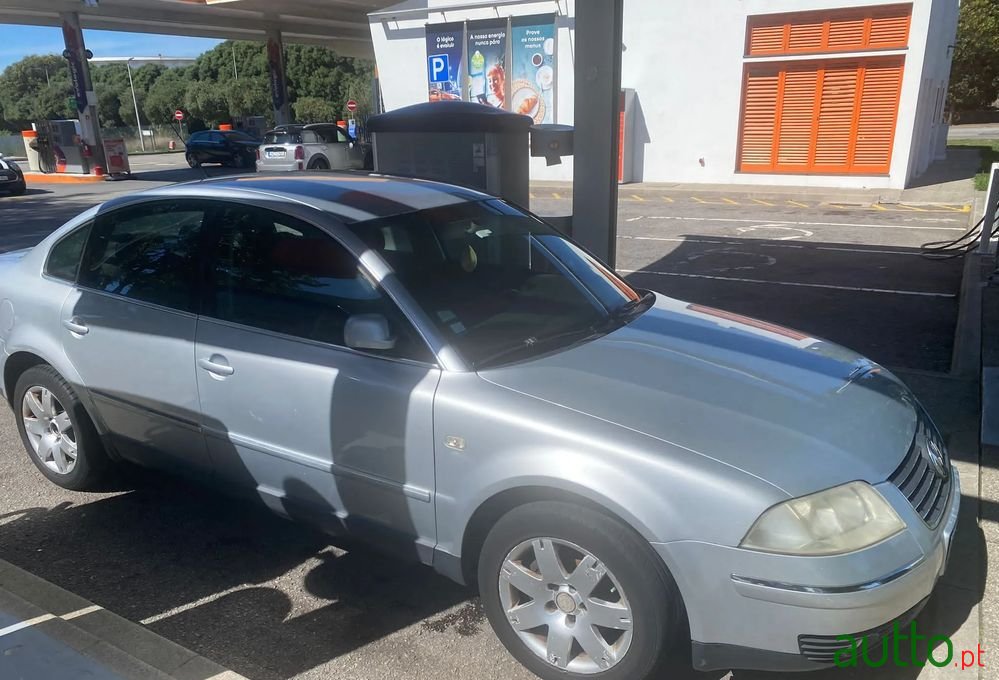 2003' Volkswagen Passat photo #3