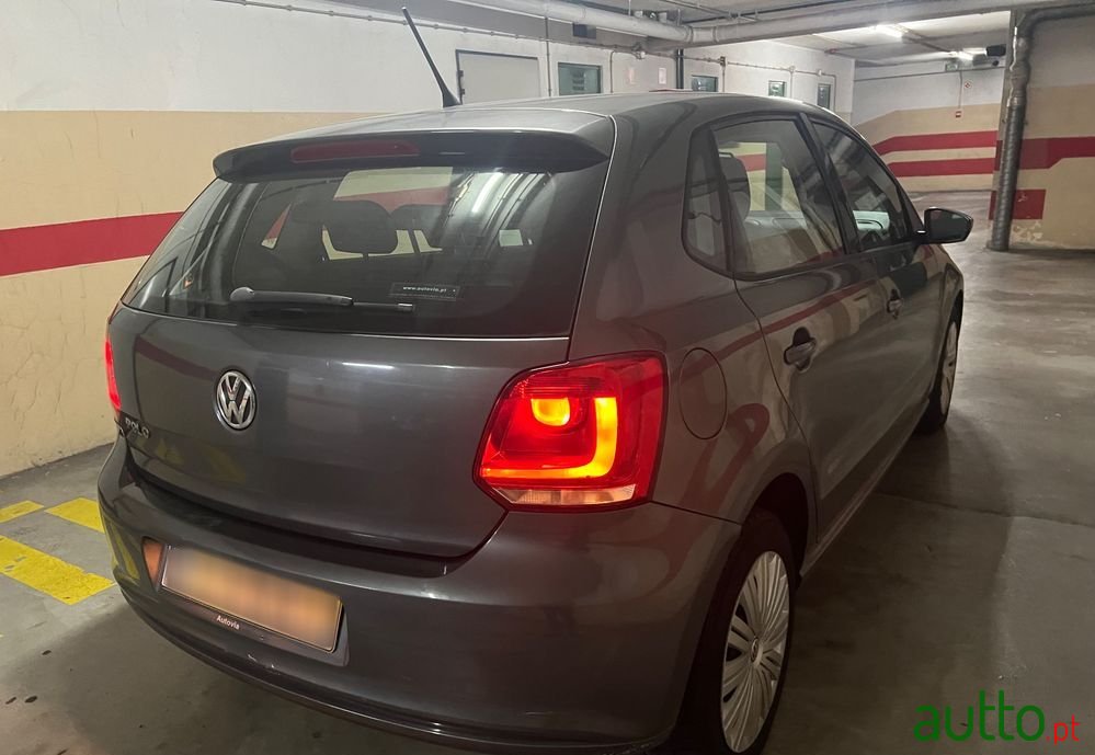 2011' Volkswagen Polo 1.2 Confortline photo #2
