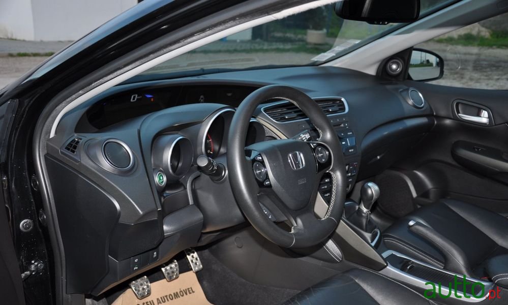 2014' Honda Civic Tourer photo #5