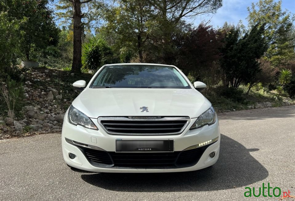 2015' Peugeot 308 photo #5