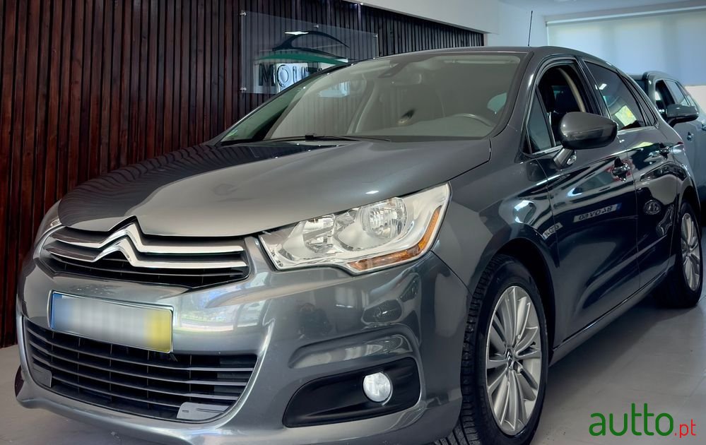 2011' Citroen C4 1.6 Vti Seduction photo #1