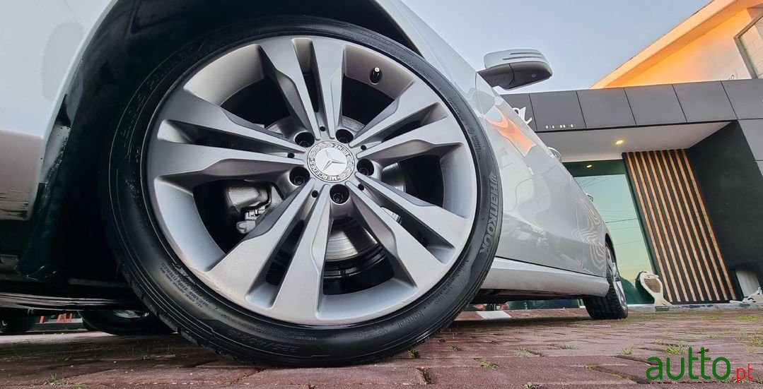 2013' Mercedes-Benz Cla-220 photo #6