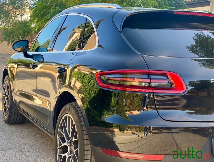 2017' Porsche Macan photo #4