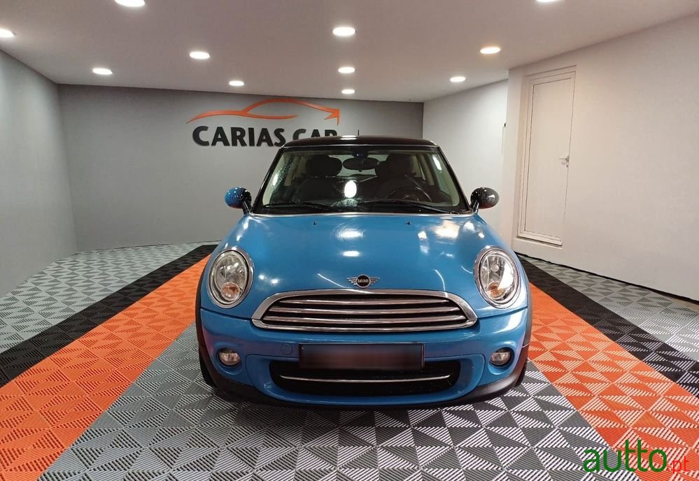 2012' MINI Cooper D 3 Portas photo #3