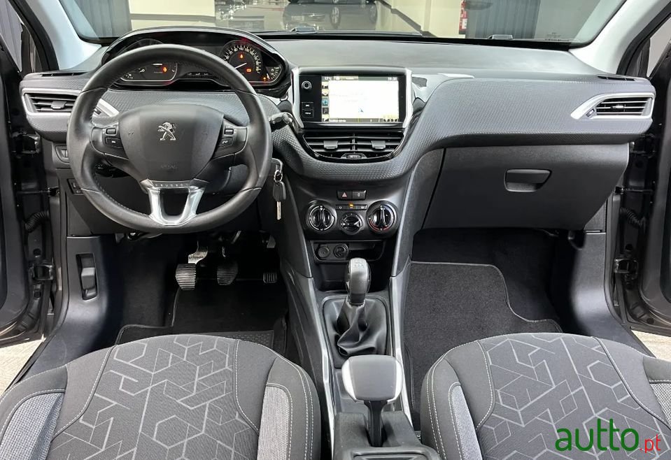 2016' Peugeot 2008 Active photo #4