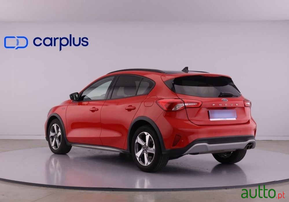 2020' Ford Focus photo #5