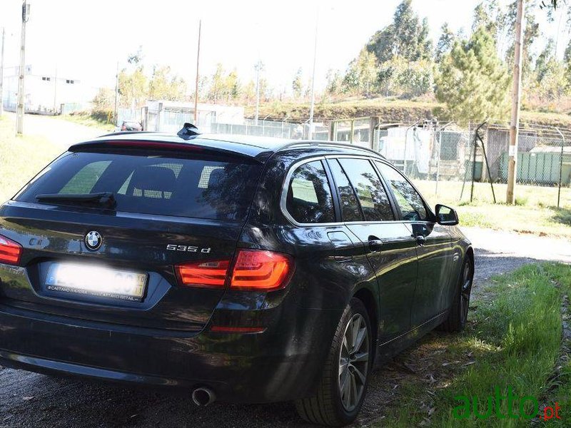 2010' BMW 535 Pack M photo #1