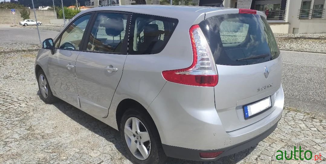 2014' Renault Grand Scenic photo #4