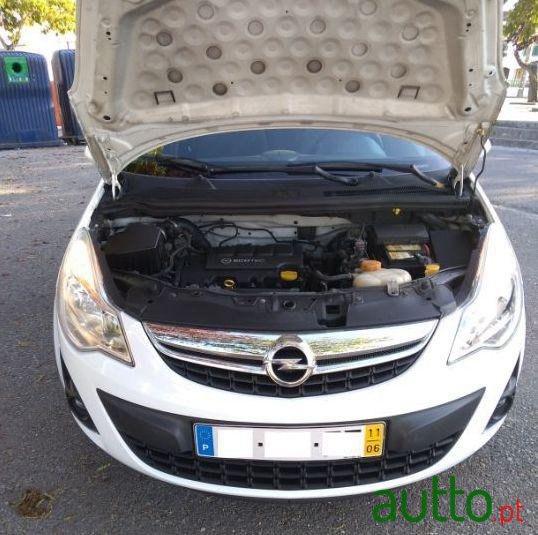 2011' Opel Corsa photo #1