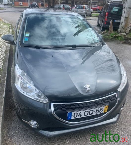 2014' Peugeot 208 Active photo #2