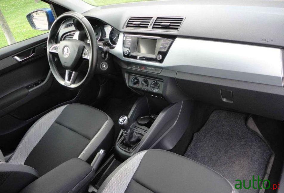 2015' Skoda Fabia 1.4 Tdi Ambiente photo #1