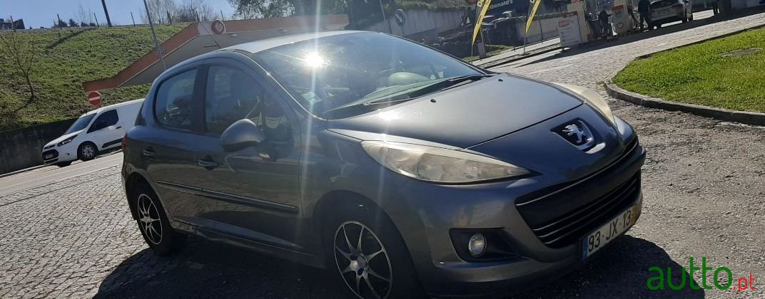 2015' Peugeot 208 photo #3