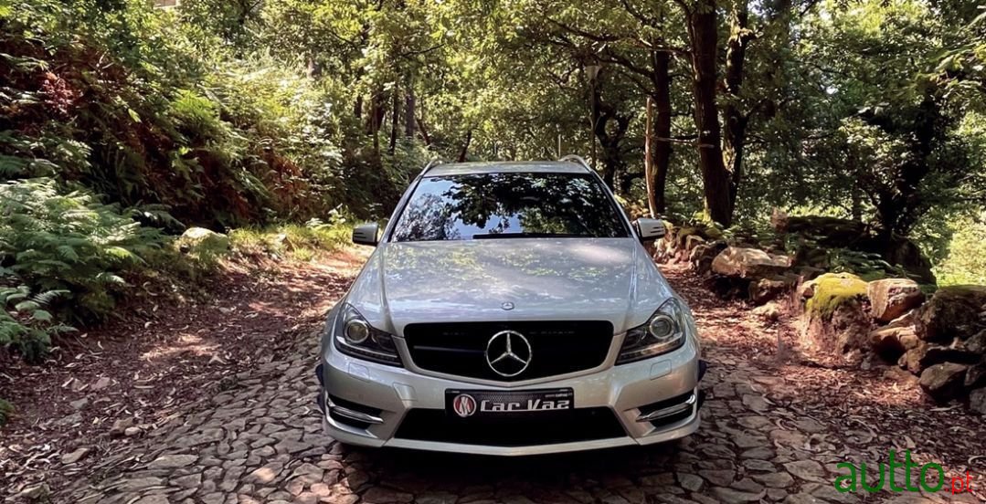 2012' Mercedes-Benz C-220 photo #3