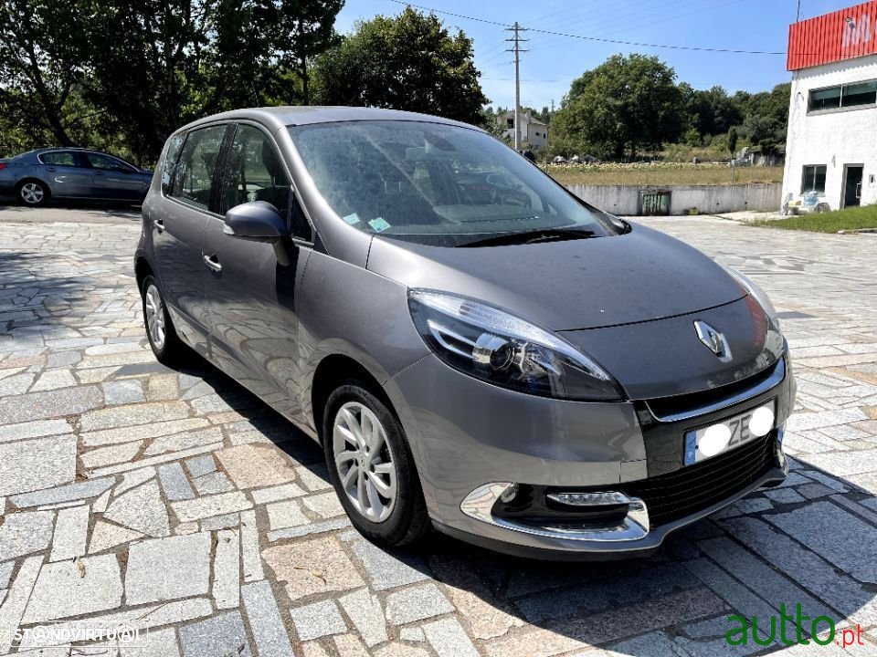 2012' Renault Scenic photo #1