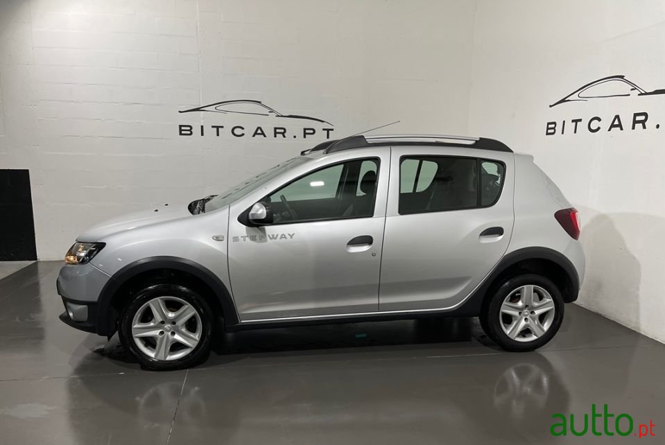 2016' Dacia Sandero Stepway photo #3