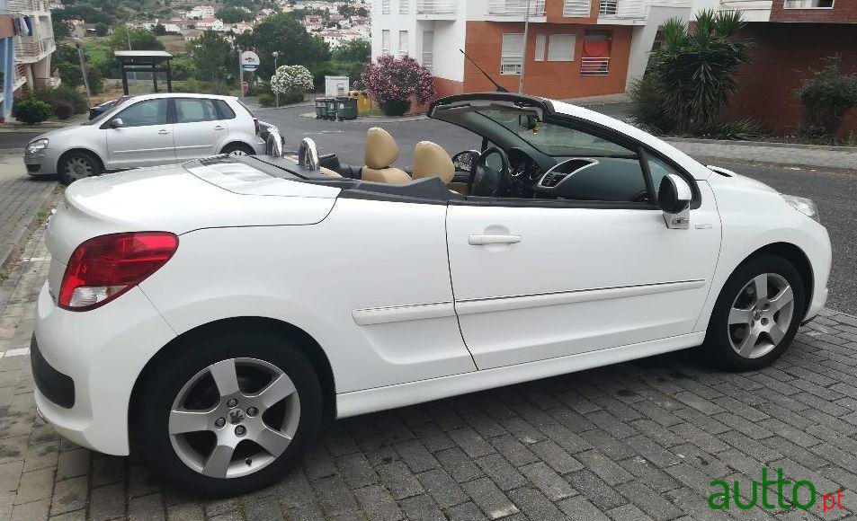 2011' Peugeot 207 photo #2