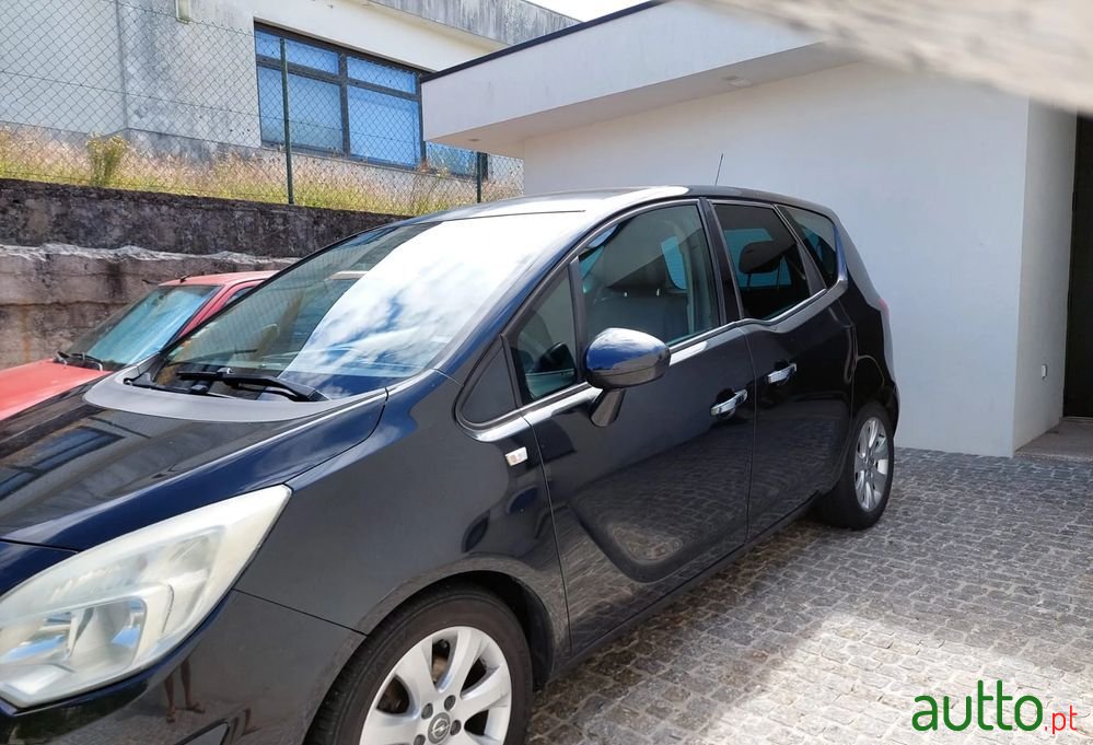 2013' Opel Meriva 1.3 Cdti Cosmo S/S photo #3
