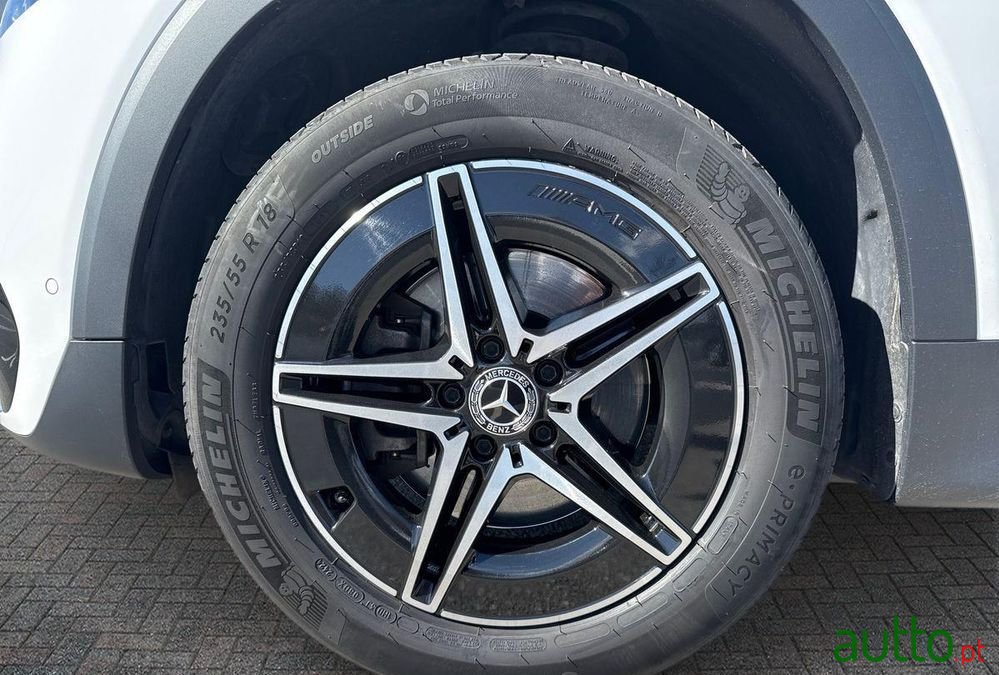 2022' Mercedes-Benz EQB 350 4Matic Amg Line photo #5