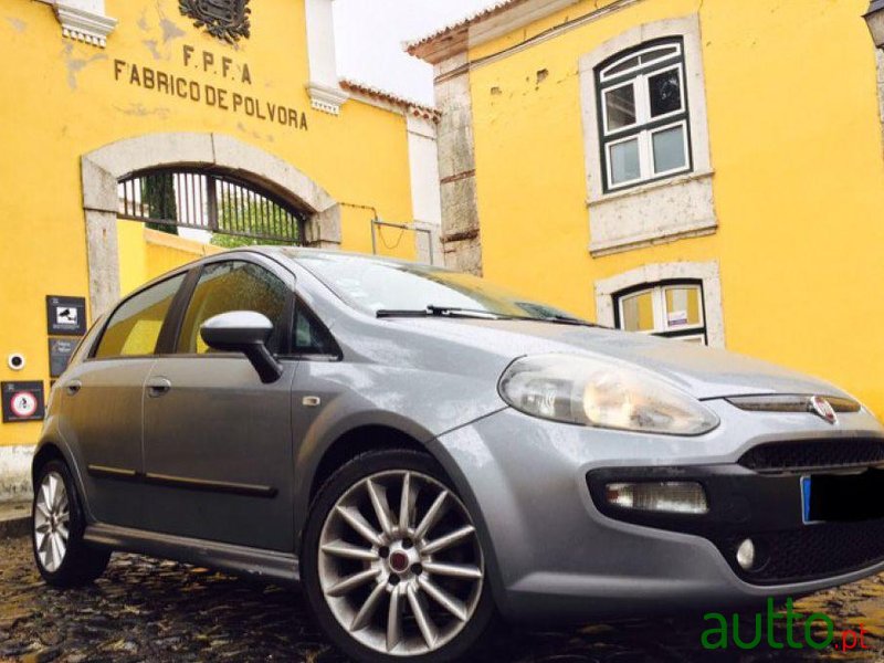 2010' Fiat Punto 1.3 M-Jet Sport photo #3