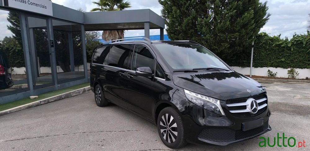 2023' Mercedes-Benz Classe V photo #4