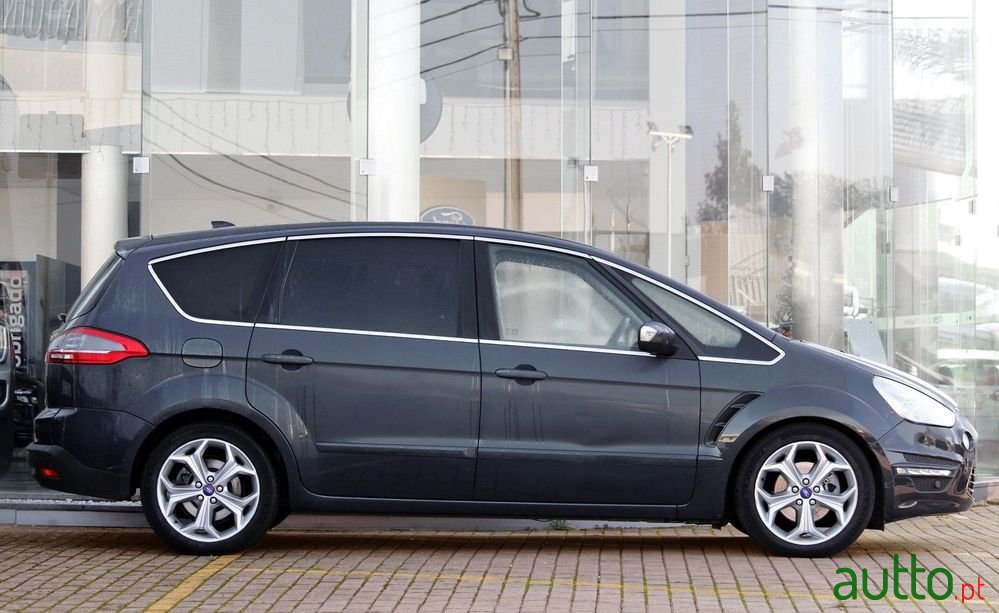 2013' Ford S-Max photo #5