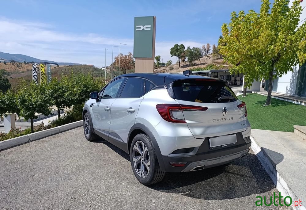 2024' Renault Captur photo #5