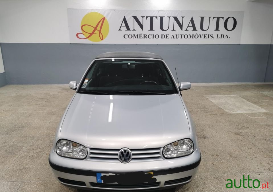 2000' Volkswagen Golf photo #2