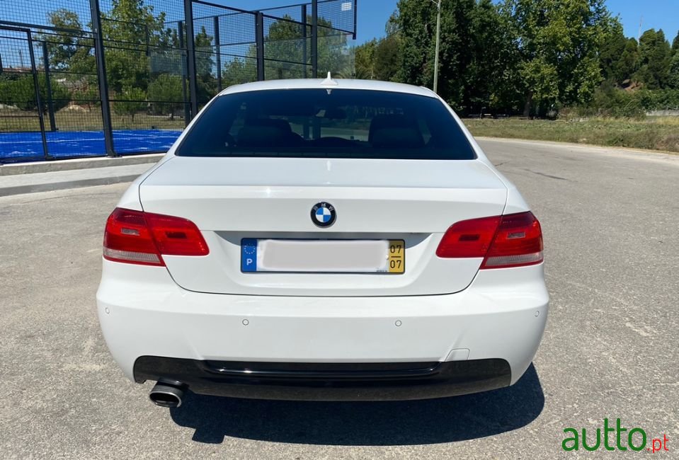 2007' BMW 320 photo #4