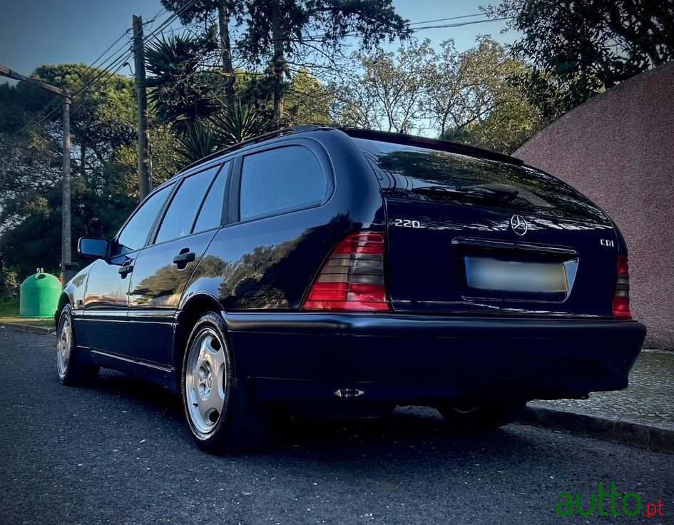 2000' Mercedes-Benz C 220 photo #2
