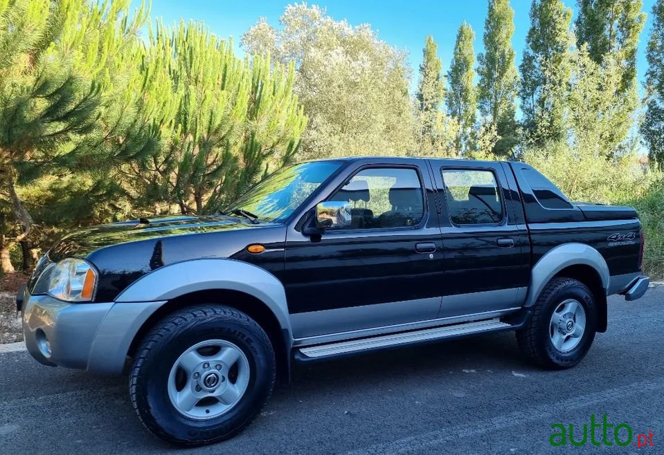 2002' Nissan Navara photo #1