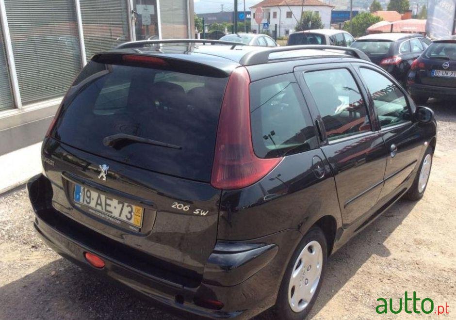 2005' Peugeot 206 Sw photo #1
