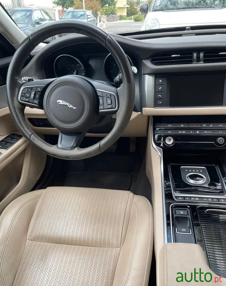 2016' Jaguar XF 2.0 D Prestige Aut. photo #5