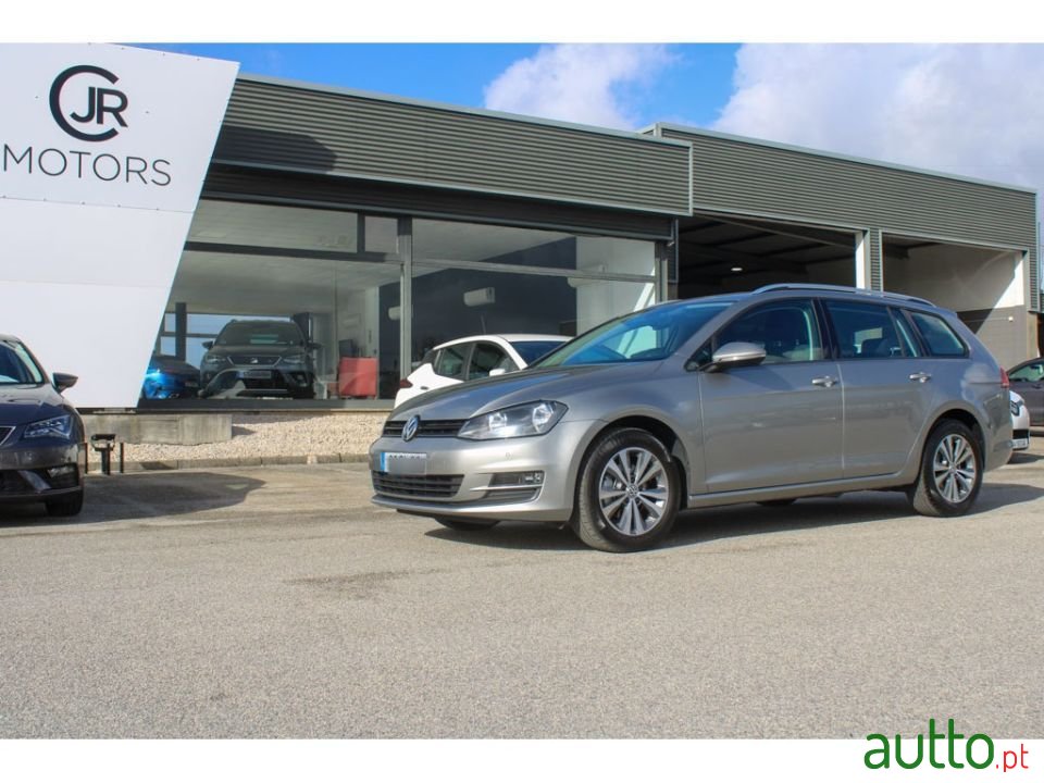 2017' Volkswagen Golf photo #5