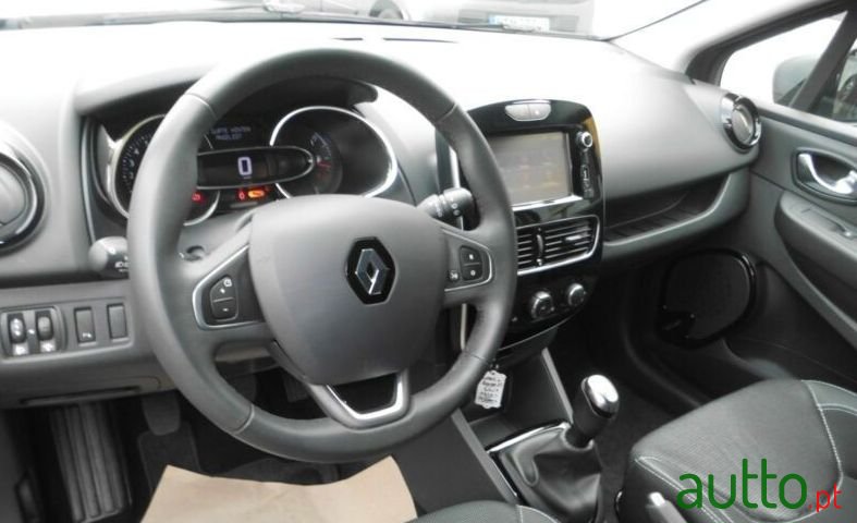 2016' Renault Clio photo #1