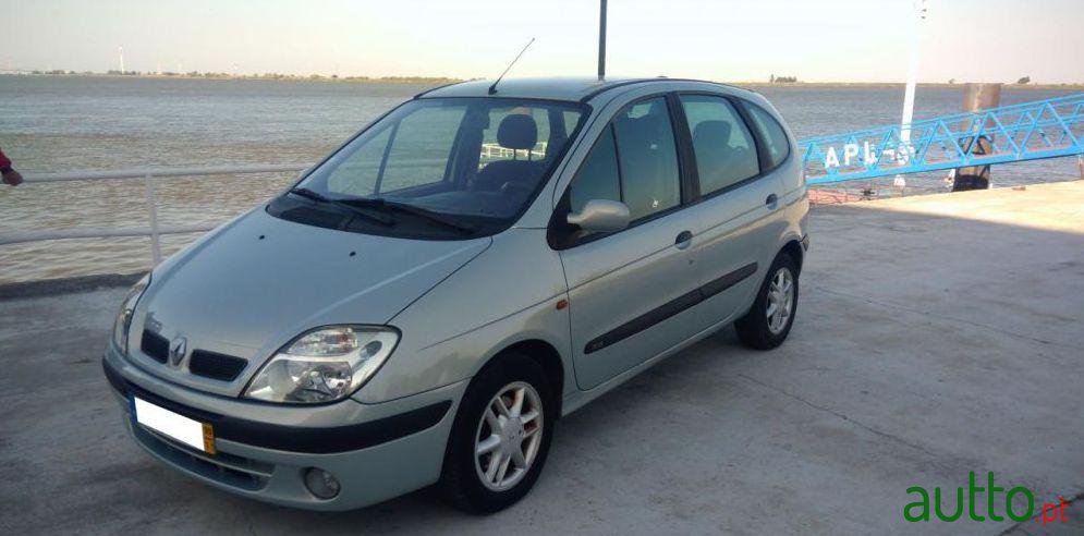 1999' Renault Scenic 1.9 Dti Rxe Ac photo #2