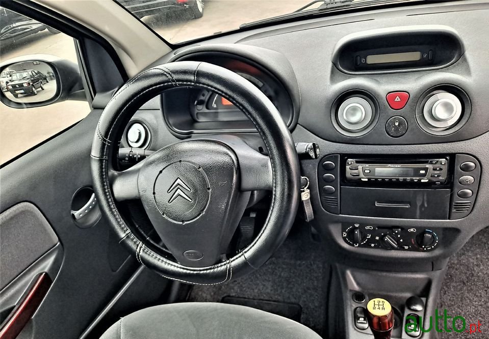 2004' Citroen C2 photo #5