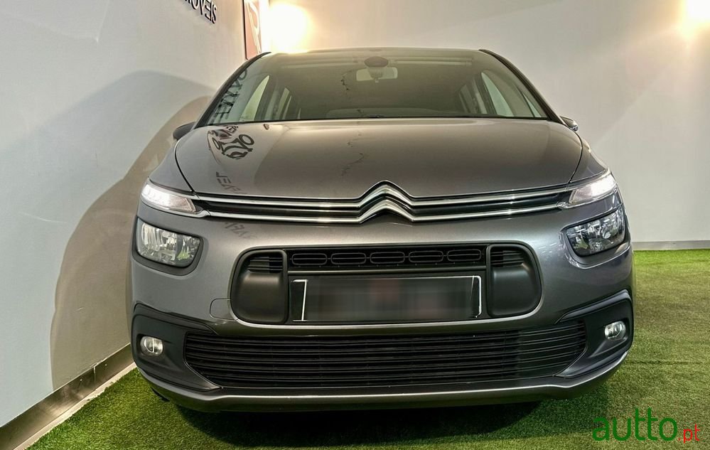 2020' Citroen C4 SpaceTourer photo #4