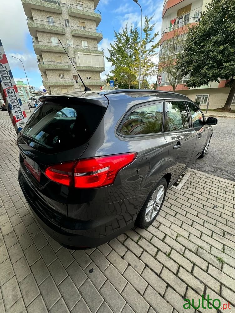 2015' Ford Focus Sw photo #6