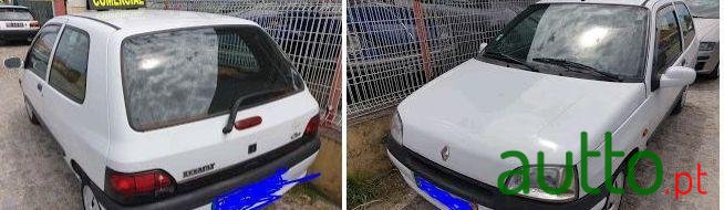 1997' Renault Clio Comercial photo #1