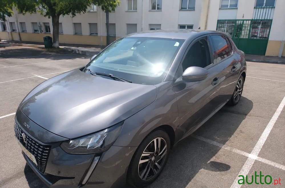 2021' Peugeot 208 photo #2