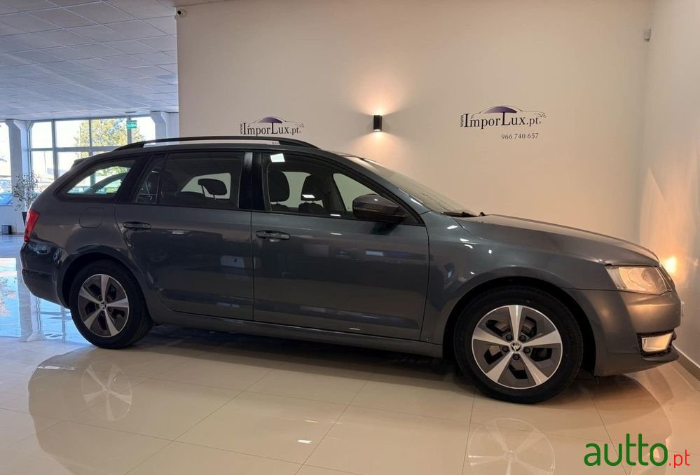 2015' Skoda Octavia Break photo #5