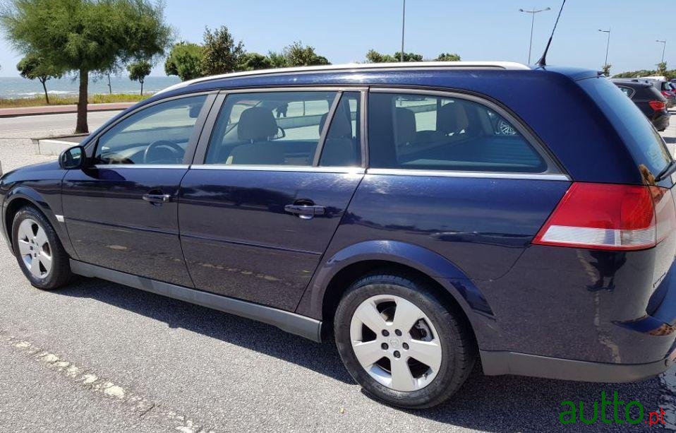 2004' Opel Vectra Caravan photo #1