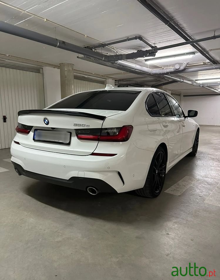 2019' BMW 330 E Pack M Auto photo #6