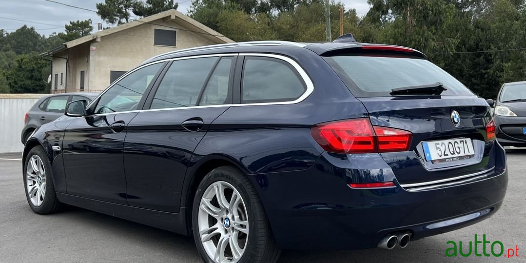 2011' BMW 520 photo #3