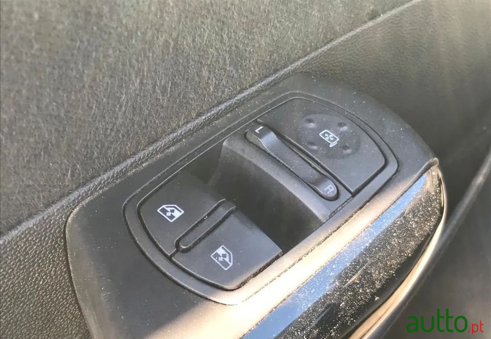 2010' Opel Corsa photo #6