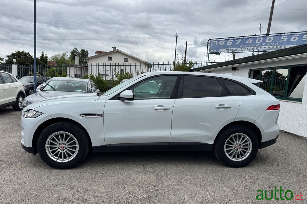 2016' Jaguar F-Pace 2.0 I4D Pure photo #4